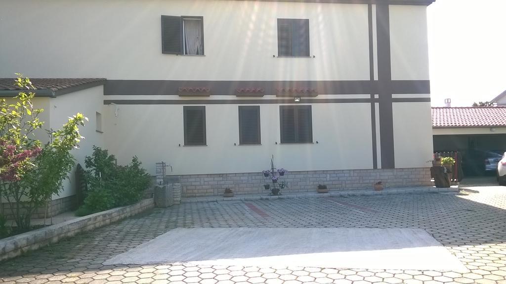 Apartment Lori Fažana Екстериор снимка