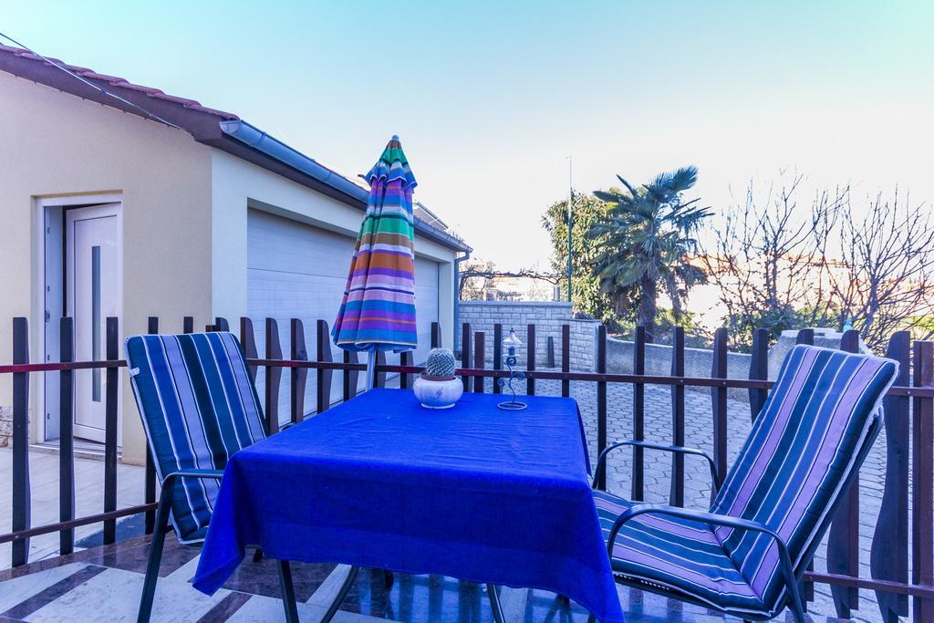 Apartment Lori Fažana Екстериор снимка