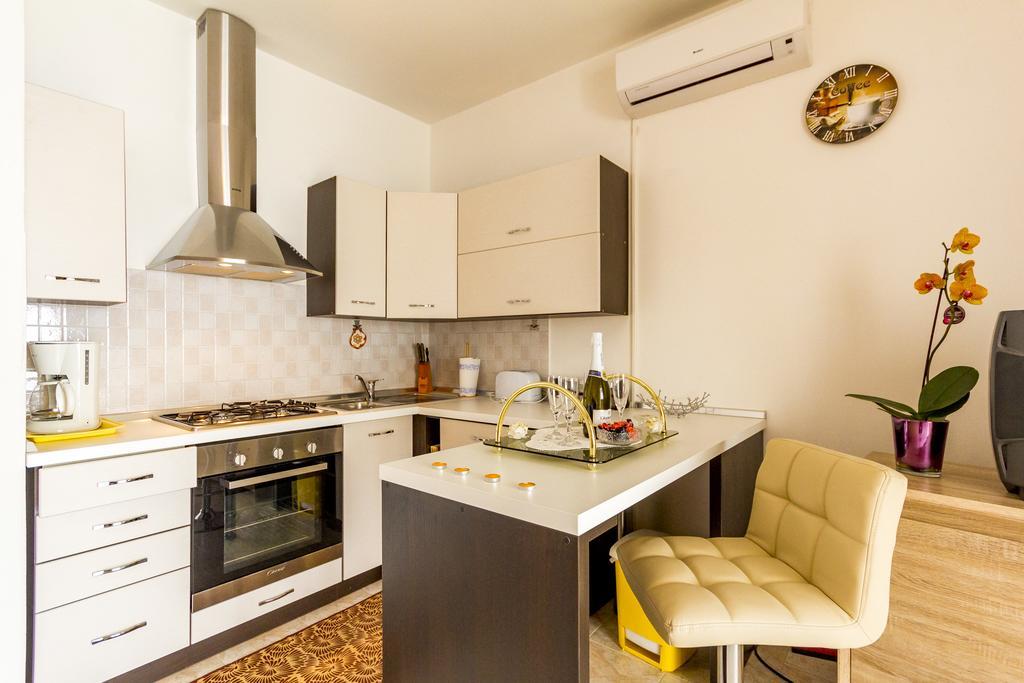 Apartment Lori Fažana Екстериор снимка