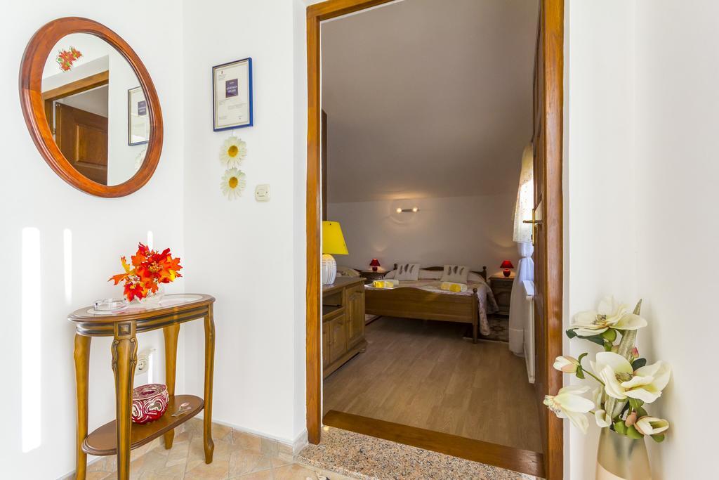 Apartment Lori Fažana Екстериор снимка