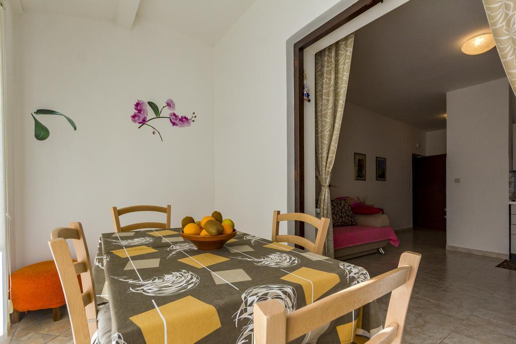 Apartment Lori Fažana Екстериор снимка