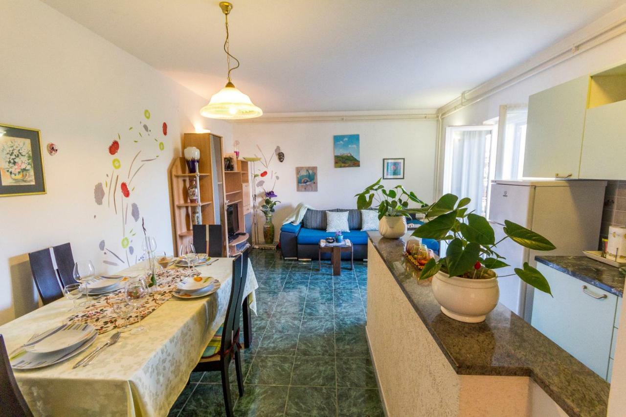Apartment Lori Fažana Екстериор снимка